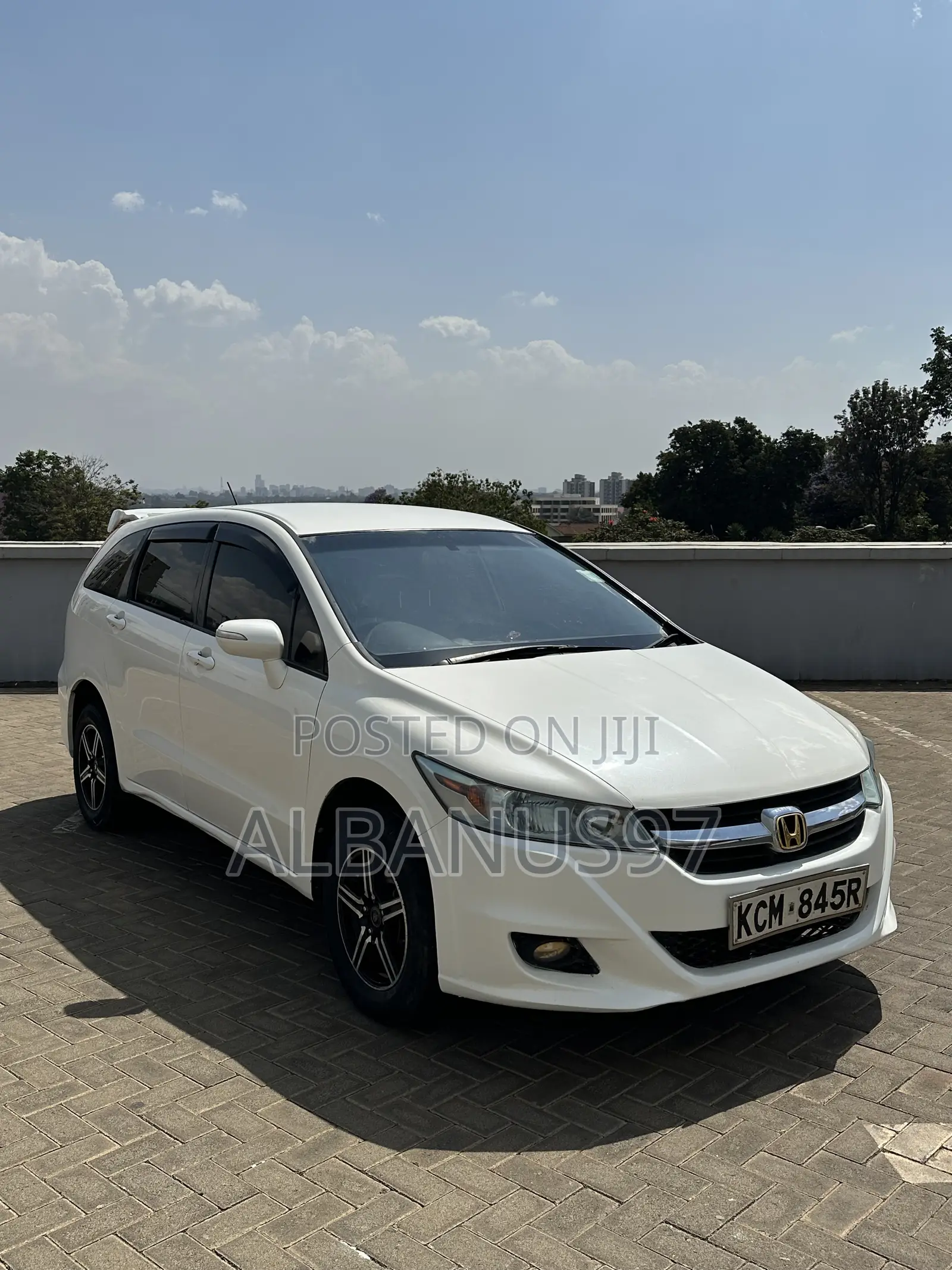 Honda Stream 2011 White