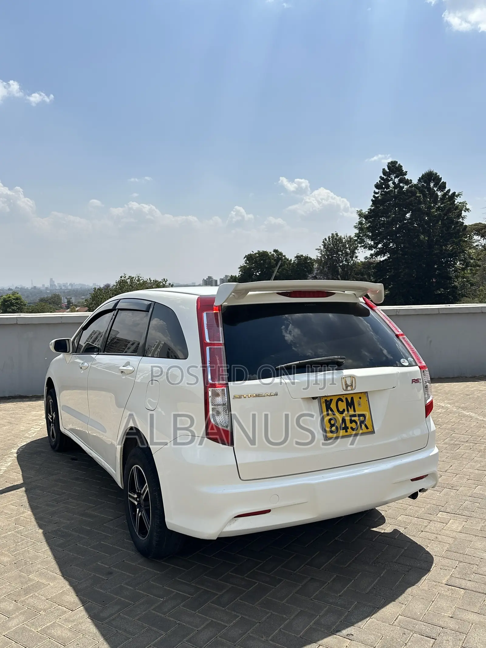 Honda Stream 2011 White