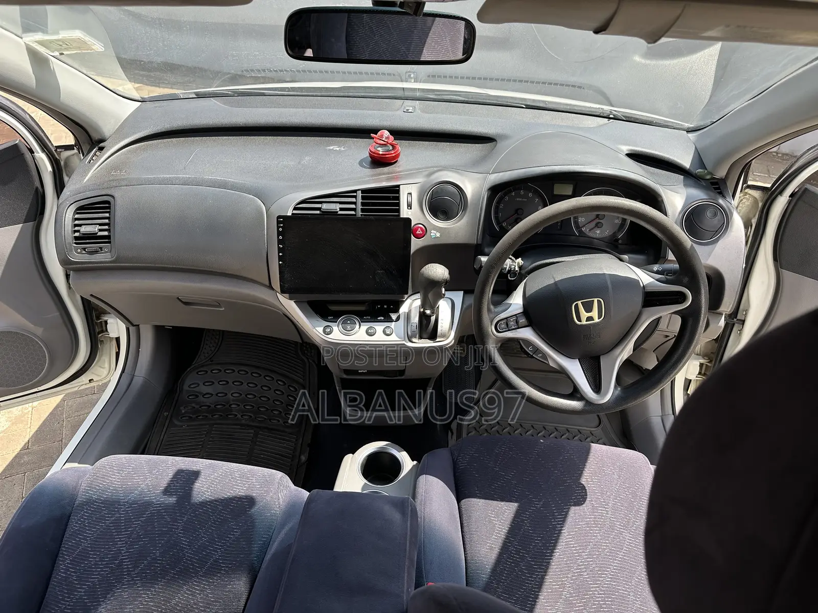 Honda Stream 2011 White