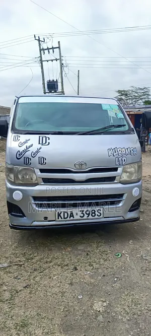 Toyota Grand HiAce 2002 Silver