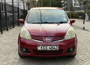 Nissan Note 2011 Red