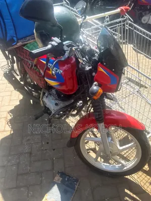 Bajaj Boxer 125 2026 Red
