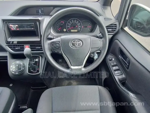 Toyota Noah 2.0 FWD (8 Seater) 2020 Silver