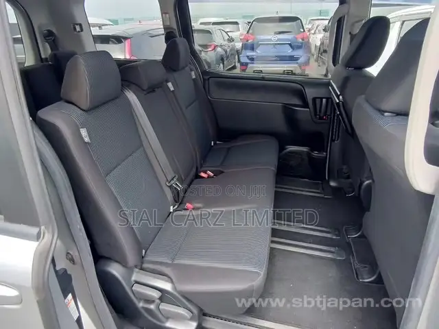 Toyota Noah 2.0 FWD (8 Seater) 2020 Silver