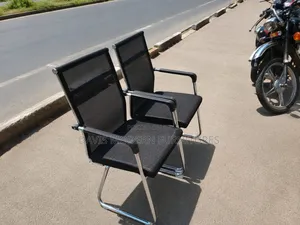 Black Mesh Visitors Chair