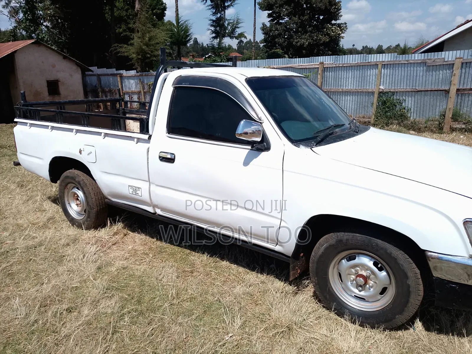 Toyota Hilux 2003 White