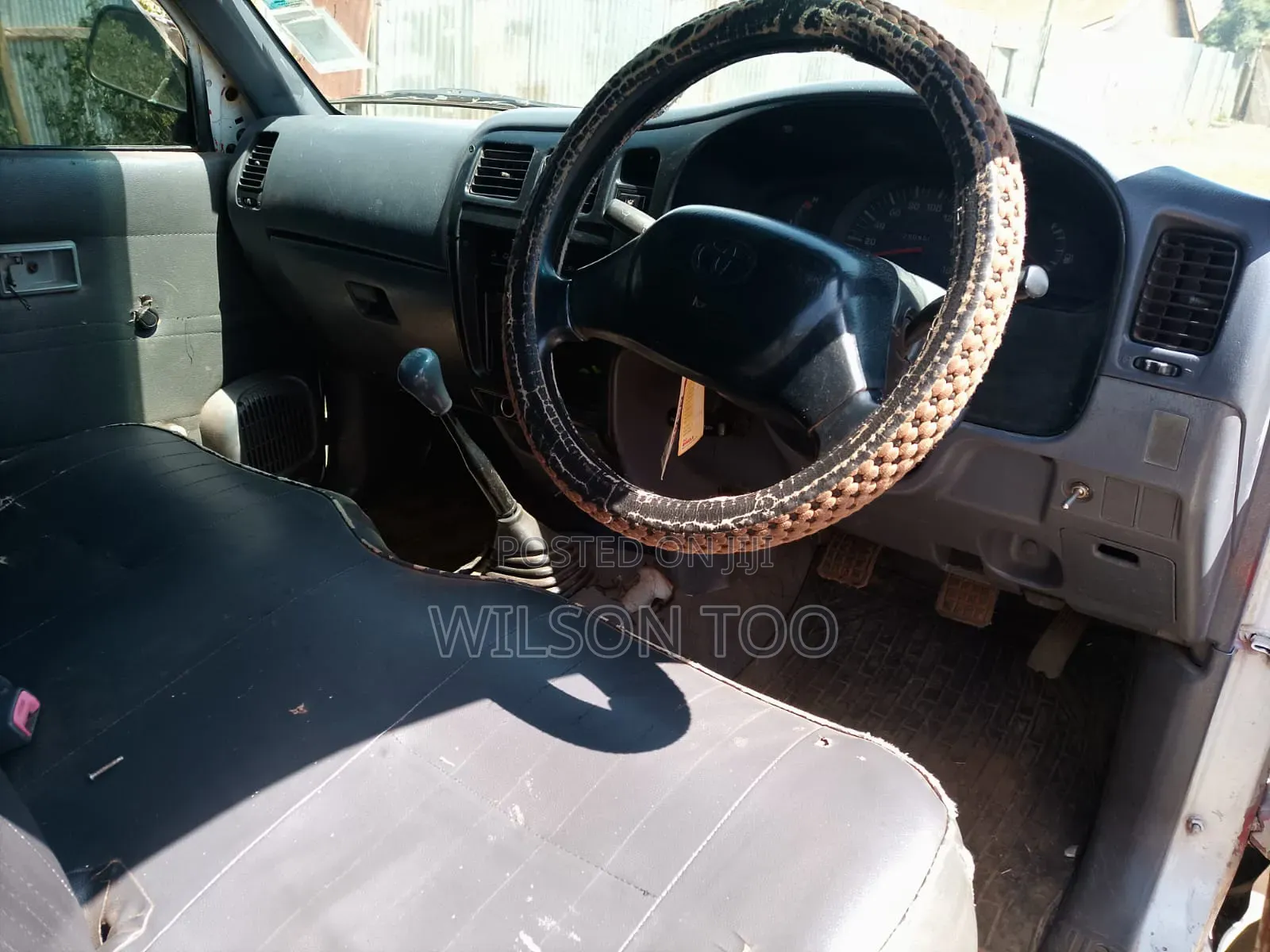 Toyota Hilux 2003 White