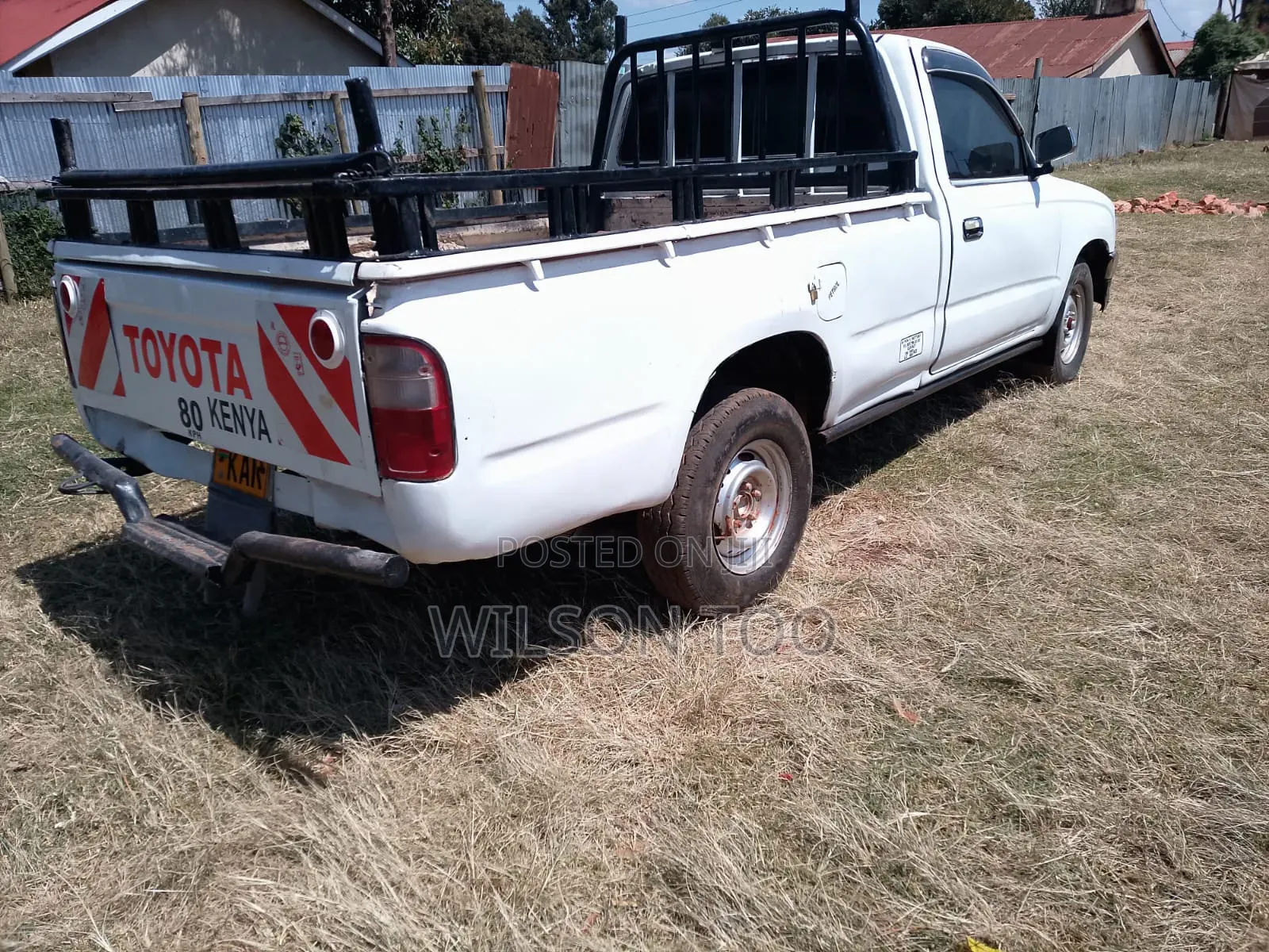 Toyota Hilux 2003 White