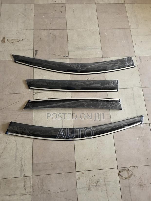 Honda CR-V 2007-2012 Windbreakers | Window Visors | Rain Guards - thumbnail 2