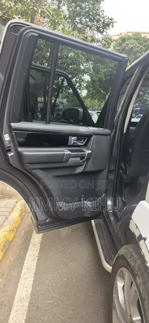Land Rover Discovery 2016 Pearl
