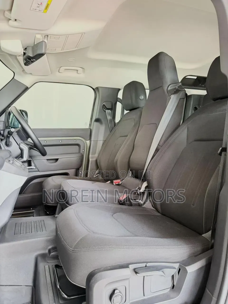 Land Rover Defender 2021