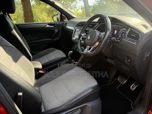 Volkswagen Tiguan 2.0T SEL FWD 2017 Red