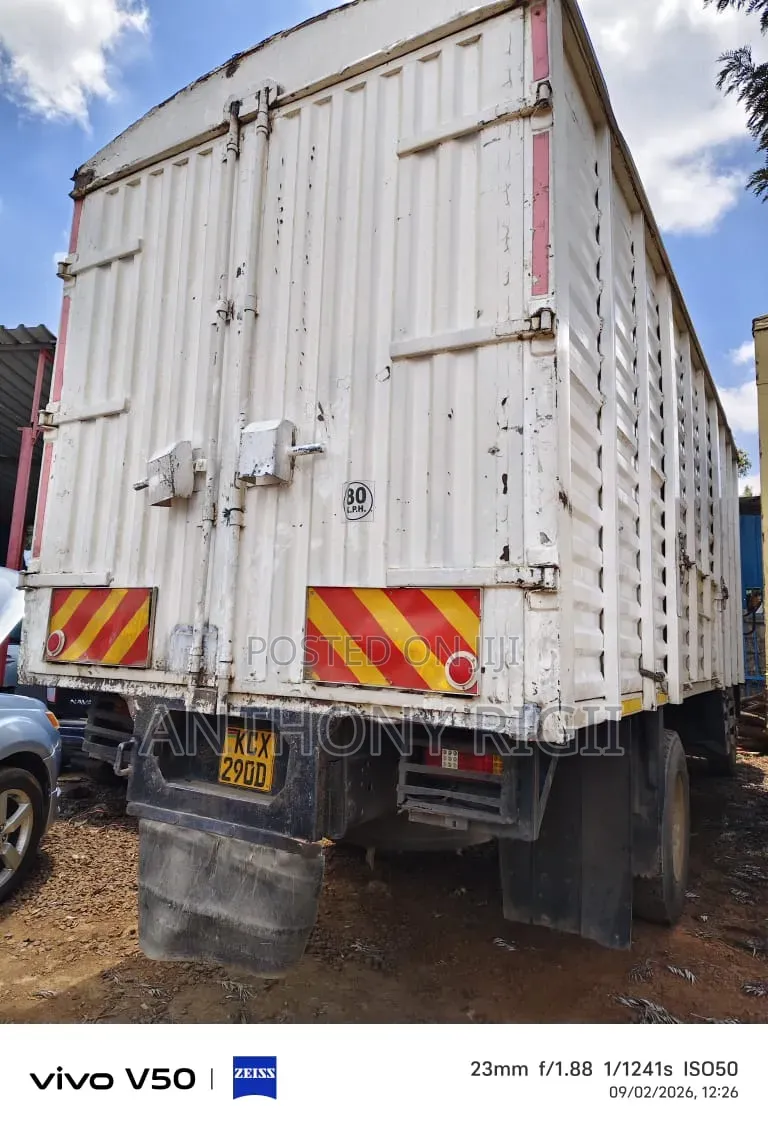 2012 Mitsubishi Fuso FI1217R 2012 White