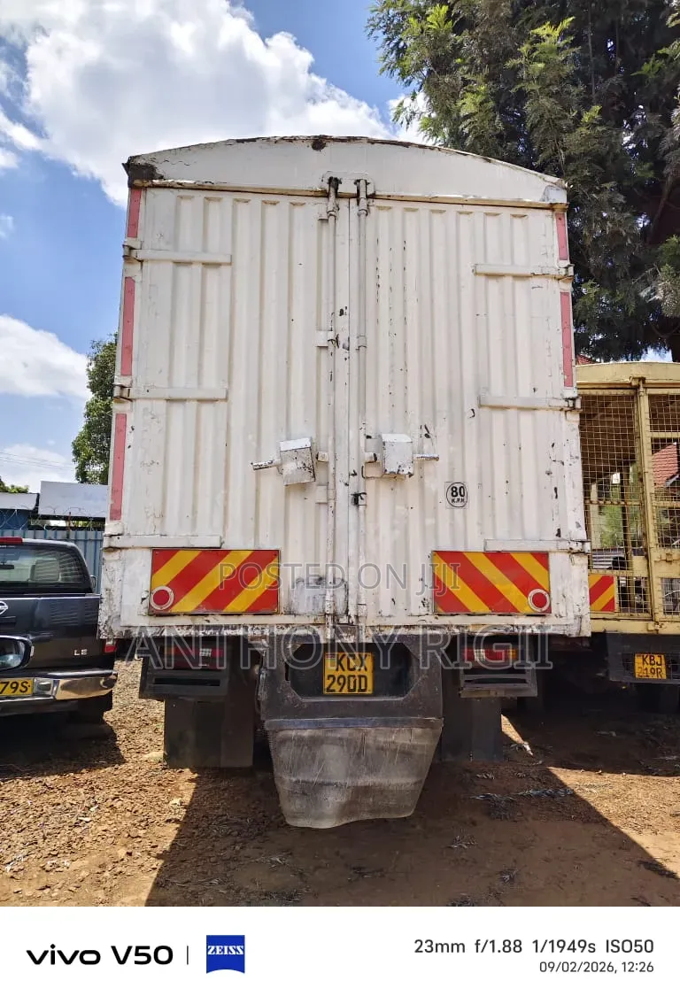 2012 Mitsubishi Fuso FI1217R 2012 White