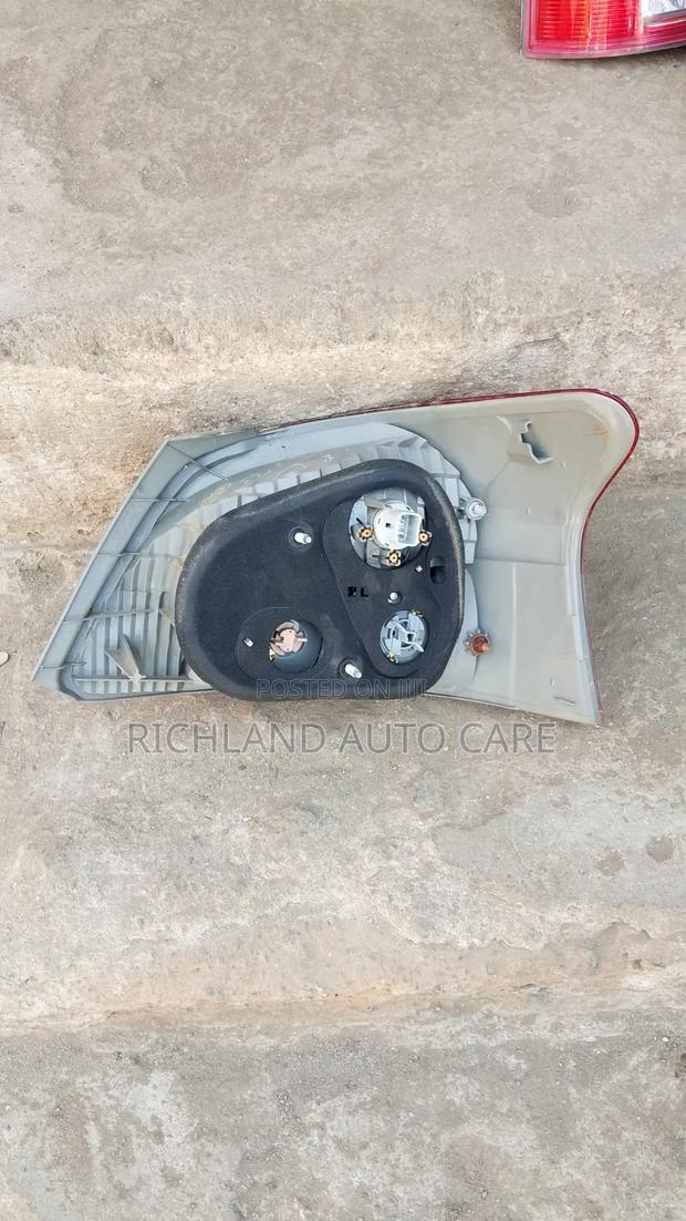Toyota Belta Taillight - thumbnail 4