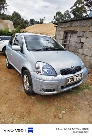 Toyota Vitz 2004 Blue