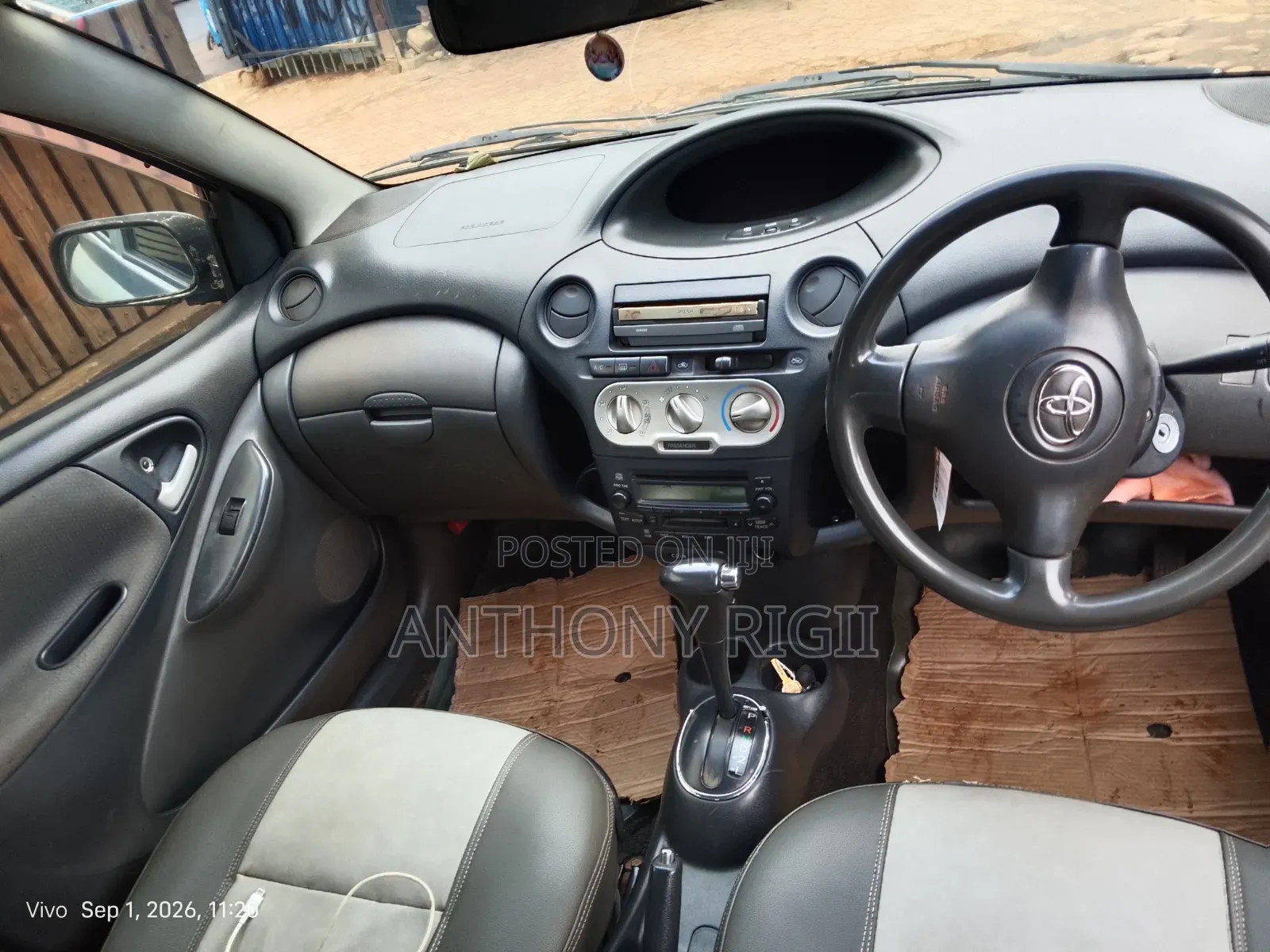 Toyota Vitz 2004 Blue