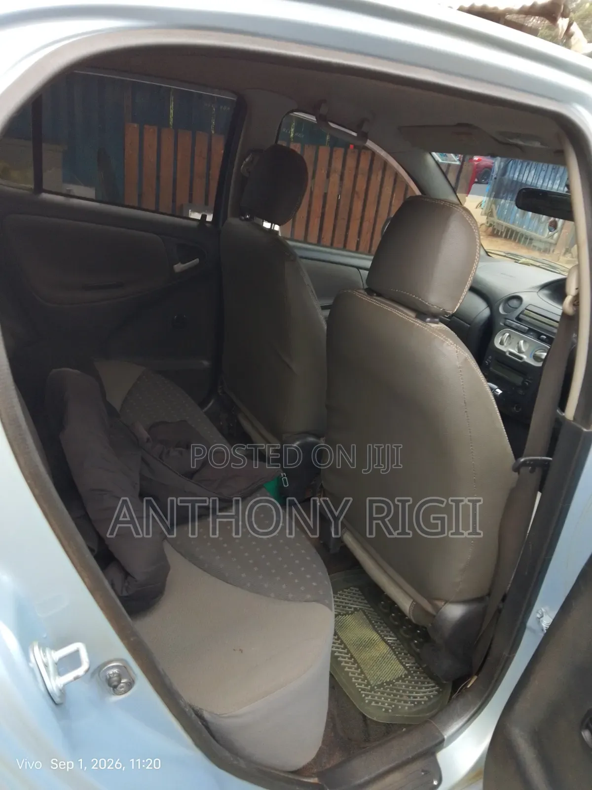Toyota Vitz 2004 Blue