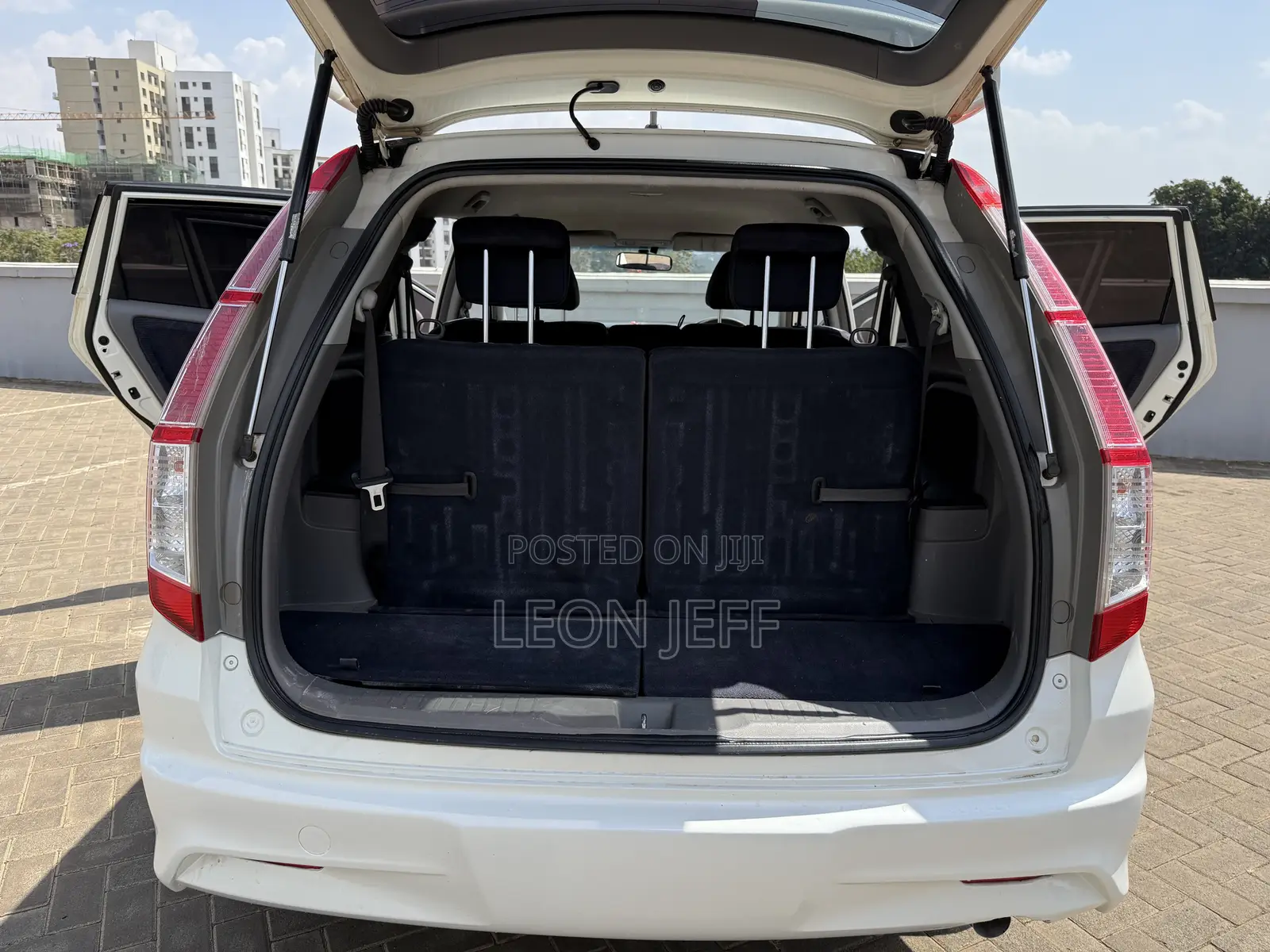Honda Stream 2010 White