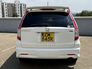 Honda Stream 2010 White