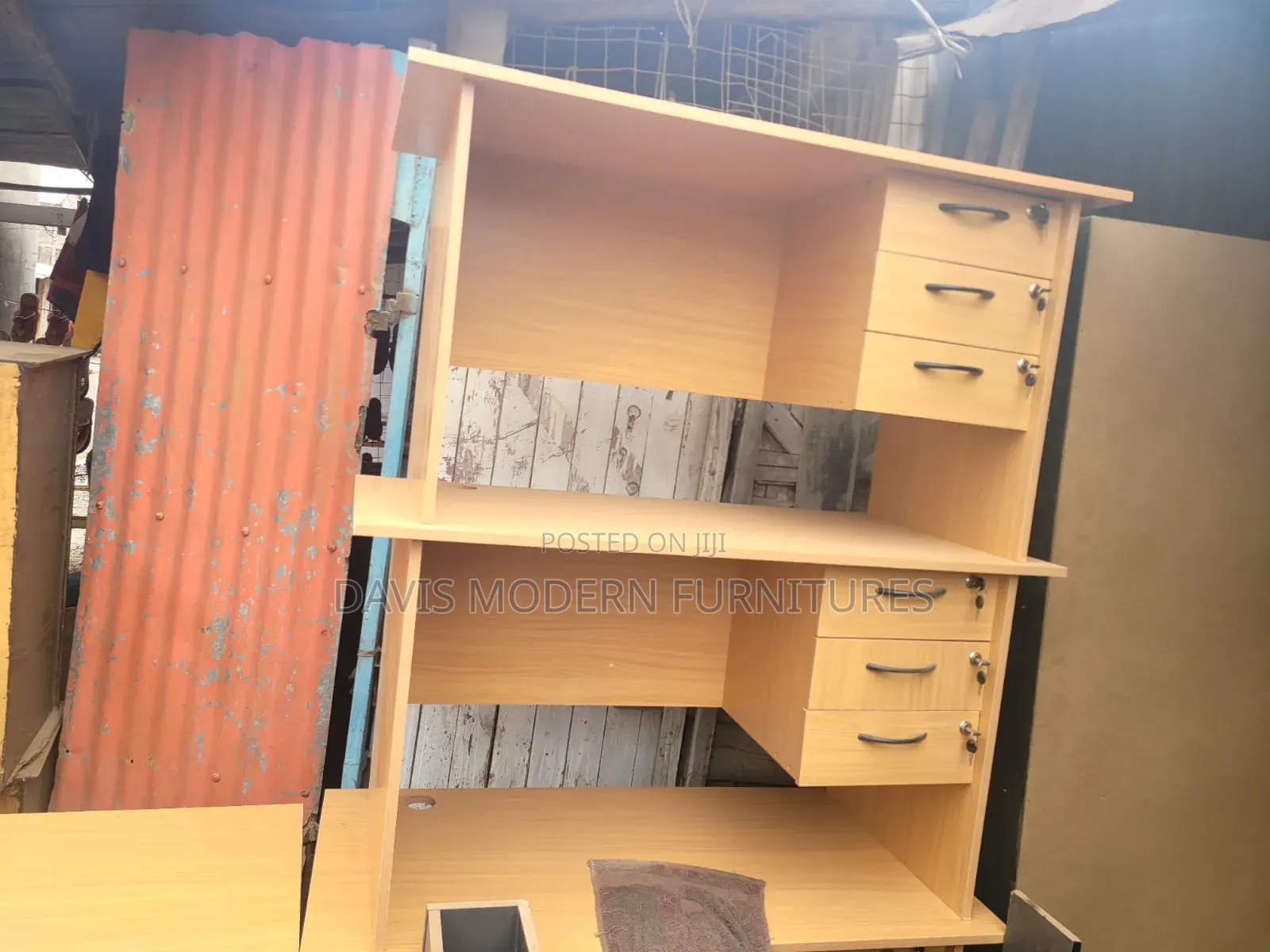 Overhead Hutch Office Desk
