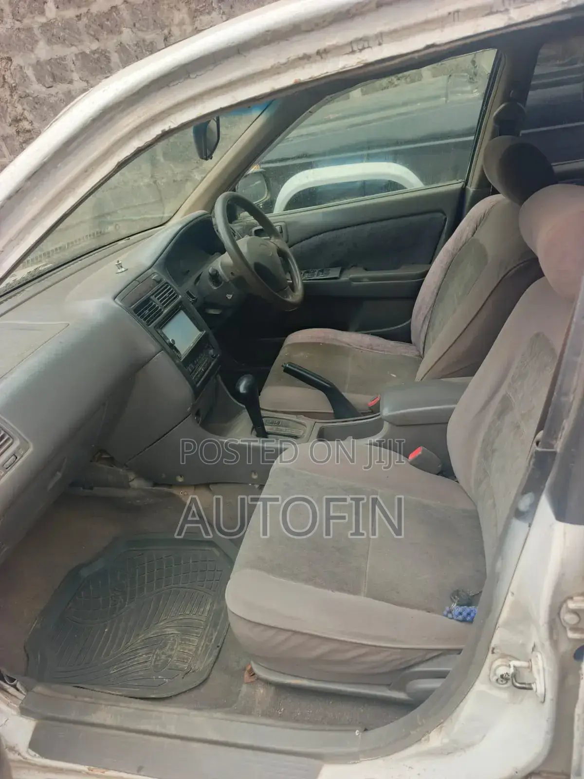 Toyota Carina 1.5 FWD Sedan 2001 White