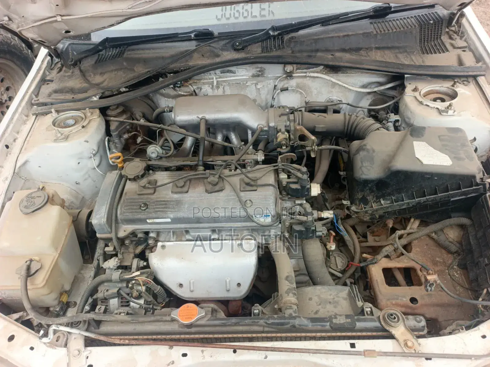 Toyota Carina 1.5 FWD Sedan 2001 White