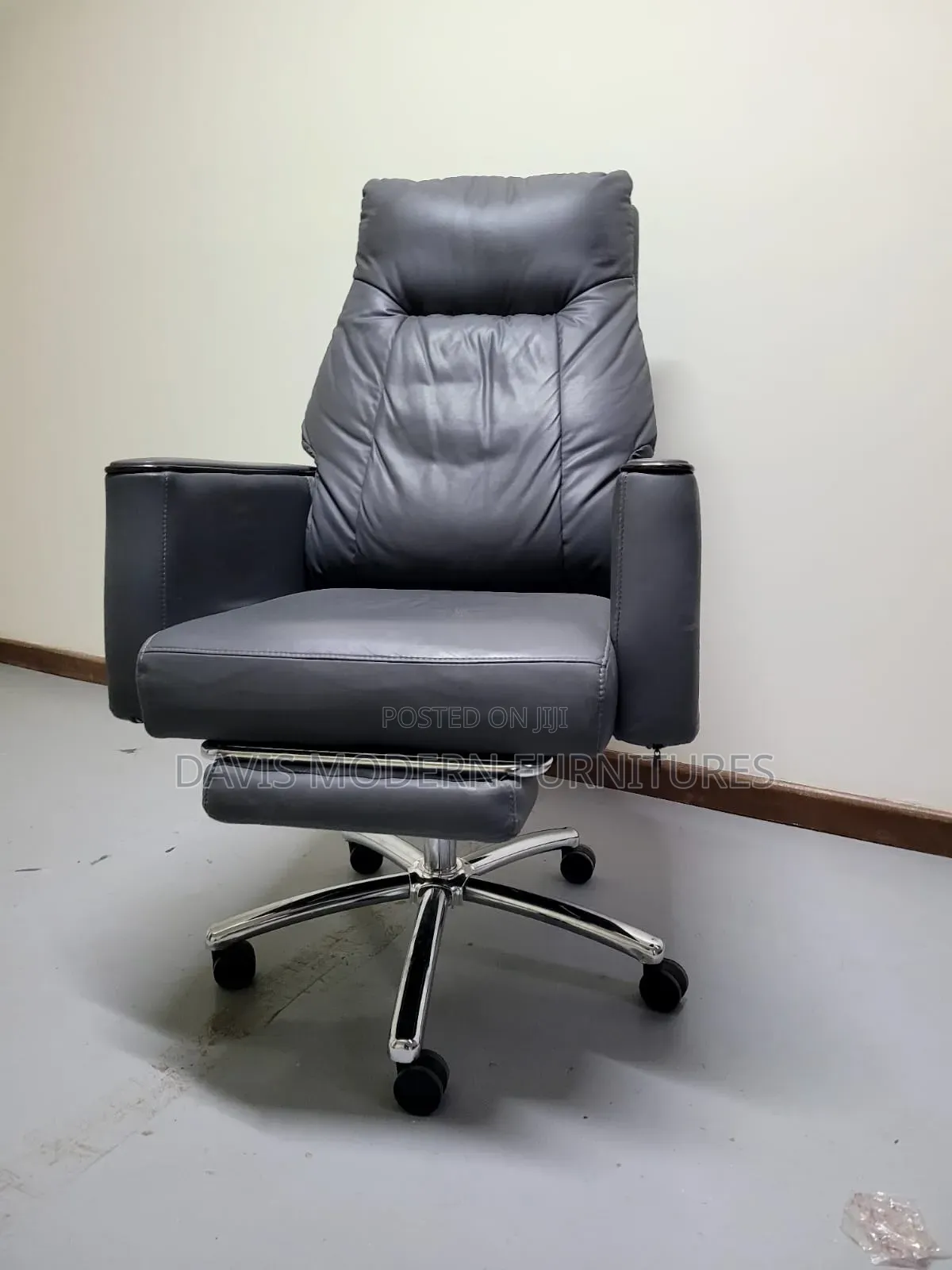 Executive High -Back Office Chair