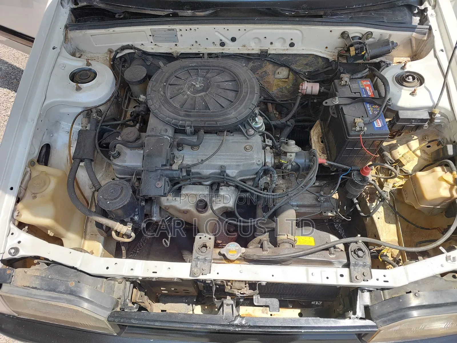 Mazda B-series 1990 White