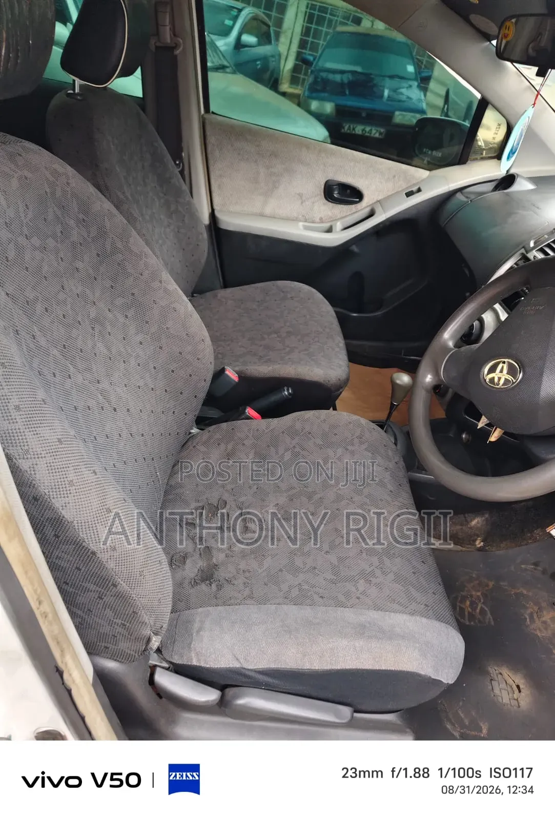 Toyota Vitz 2011 White