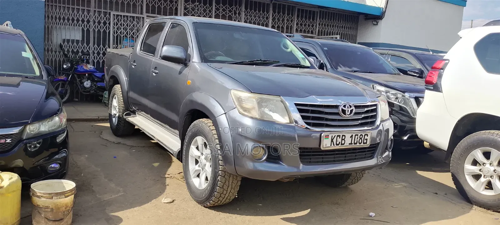Toyota Hilux 2014 Gray