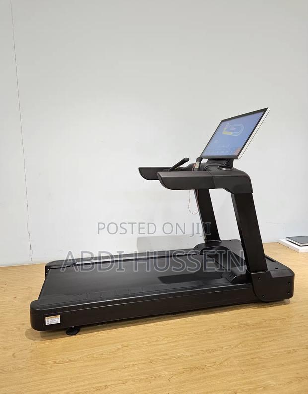 Commercial Treadmill With 32inch Touch Screen - main view