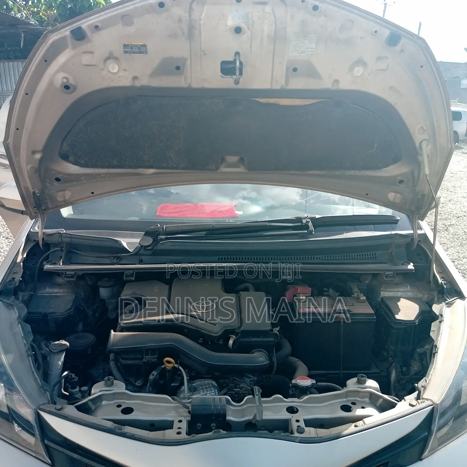 Toyota Vitz 1.0 FWD 5dr 2016 Gold