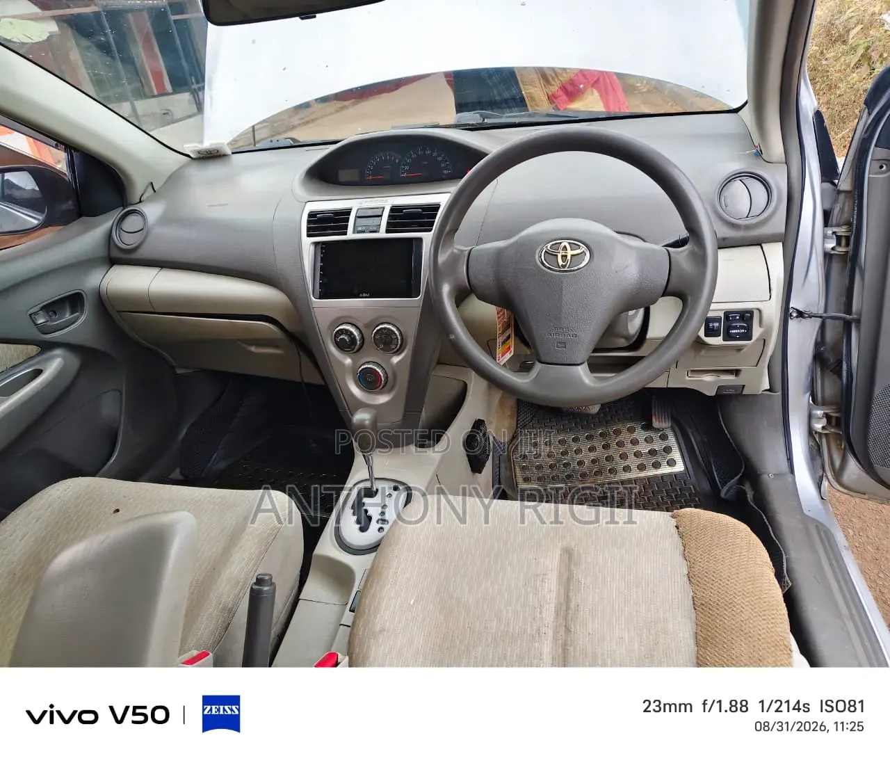 Toyota Belta 2010 Silver
