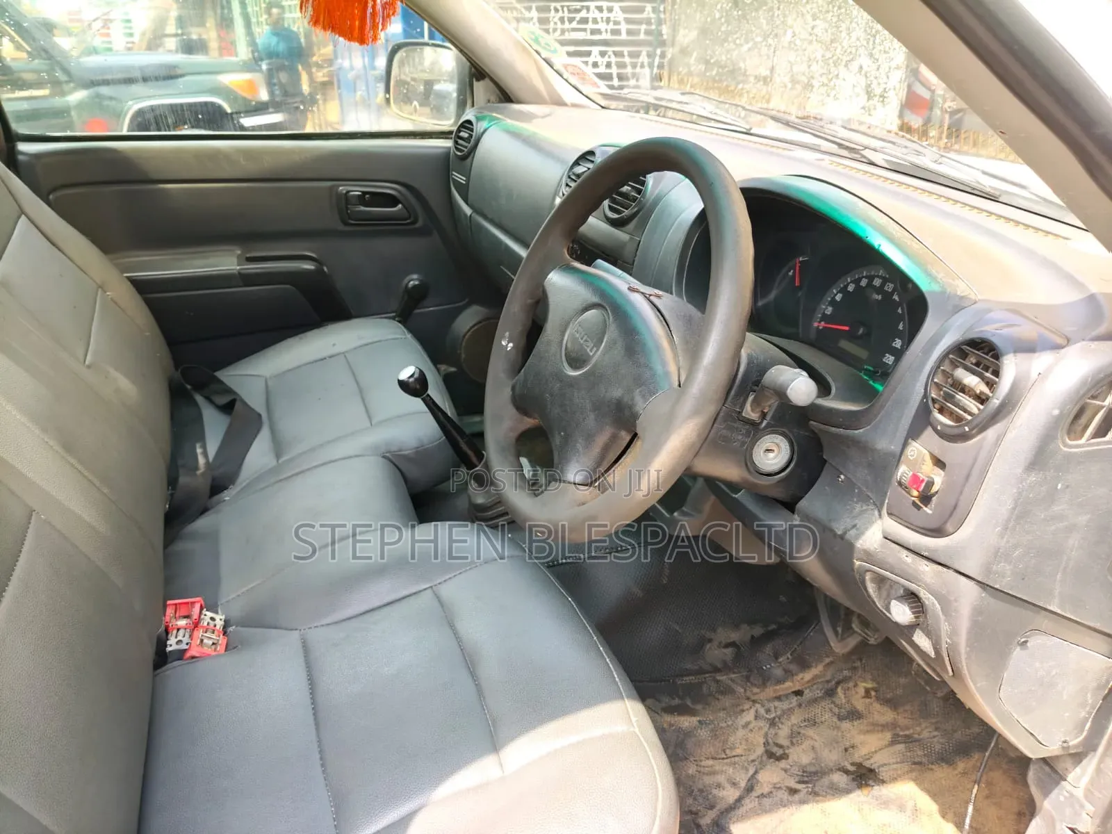 Isuzu D-MAX 2012 White