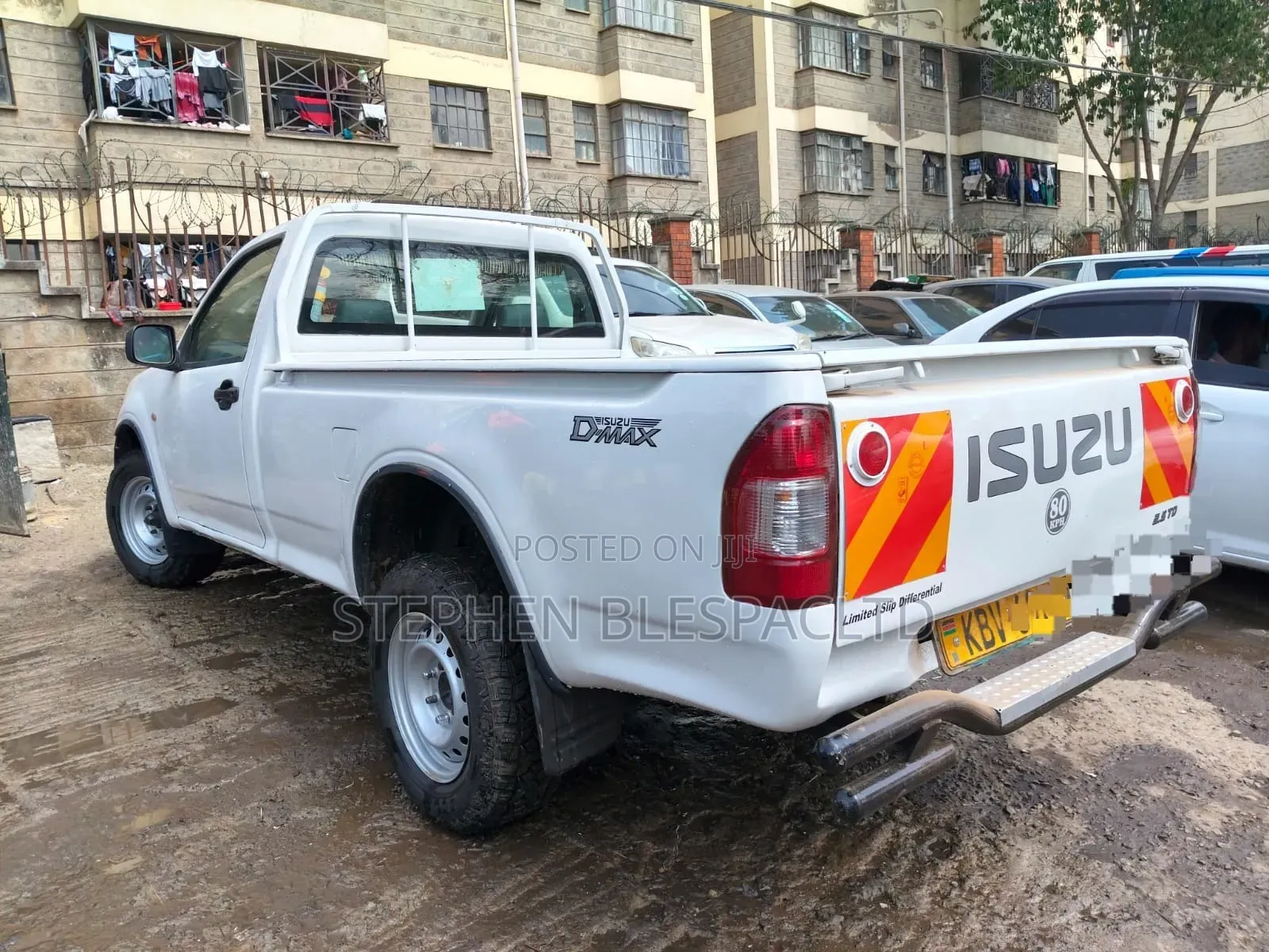 Isuzu D-MAX 2012 White