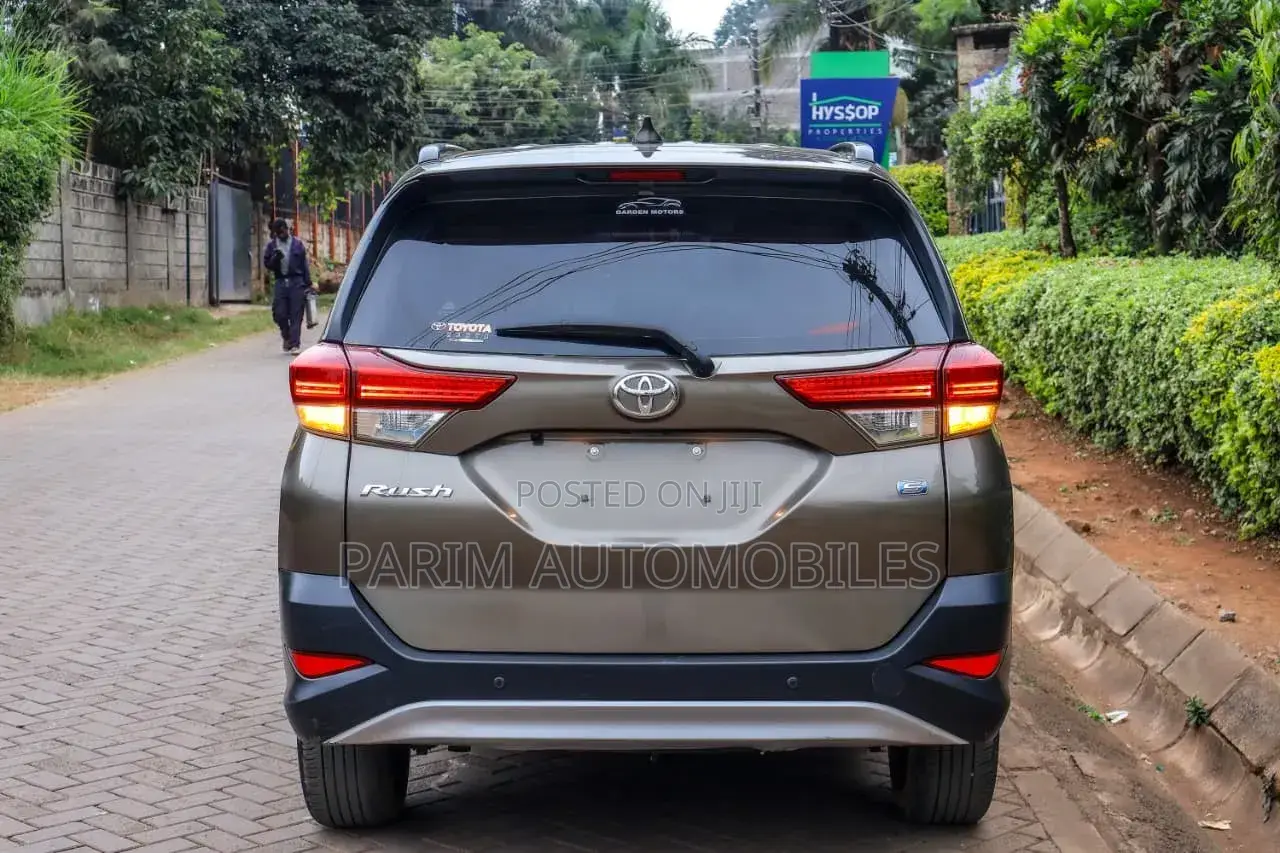 Toyota Rush 2019 Gold