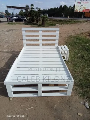 White Pallet Bed