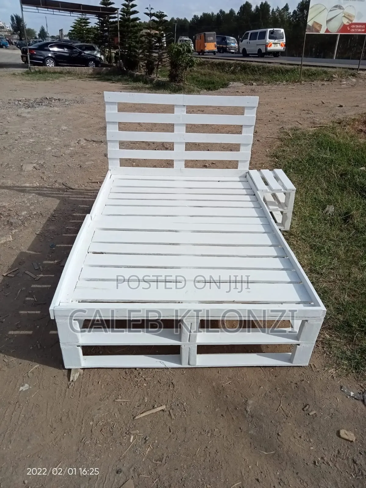 White Pallet Bed