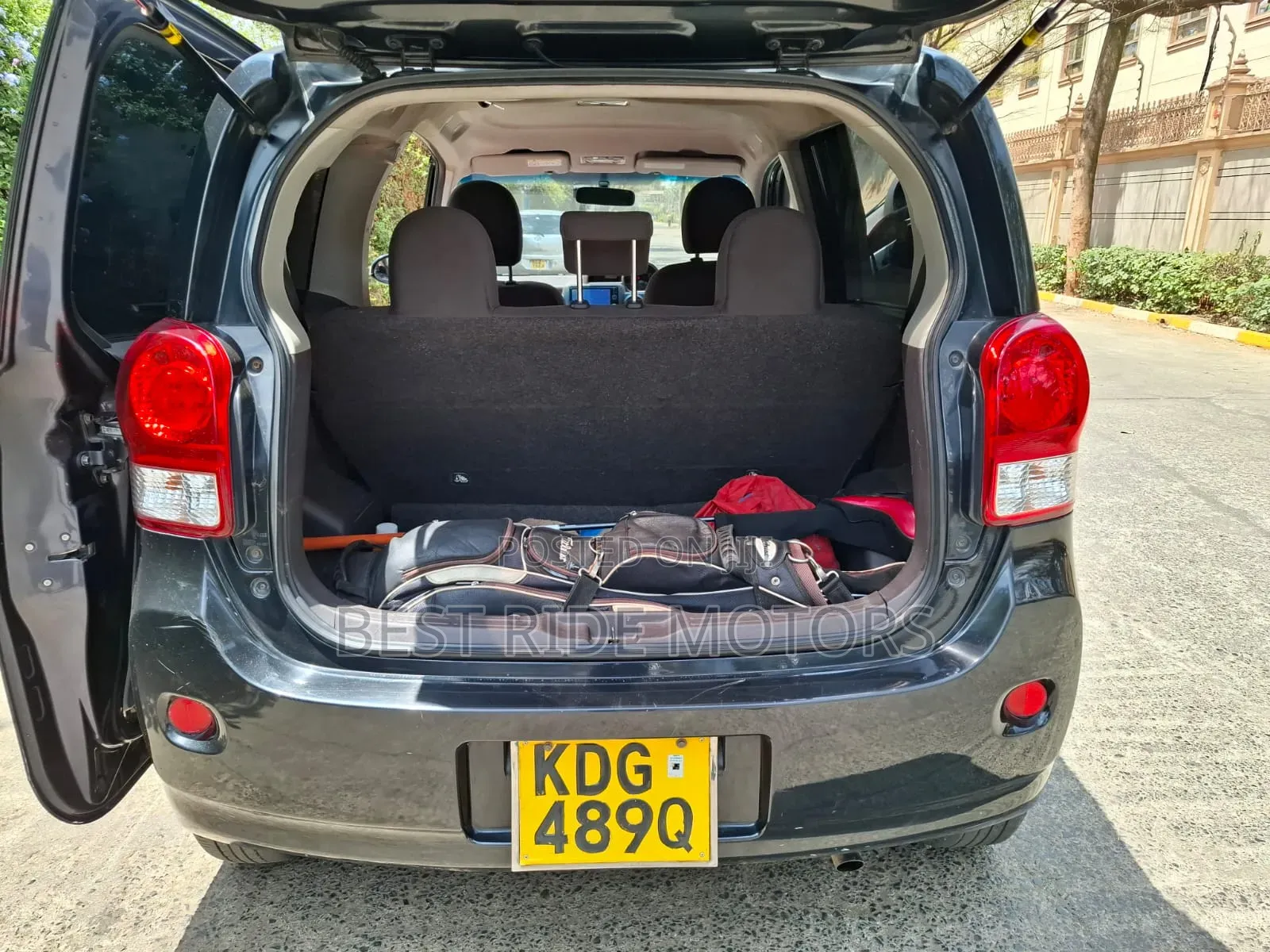 Toyota Porte 1.3 FWD 2014 Black