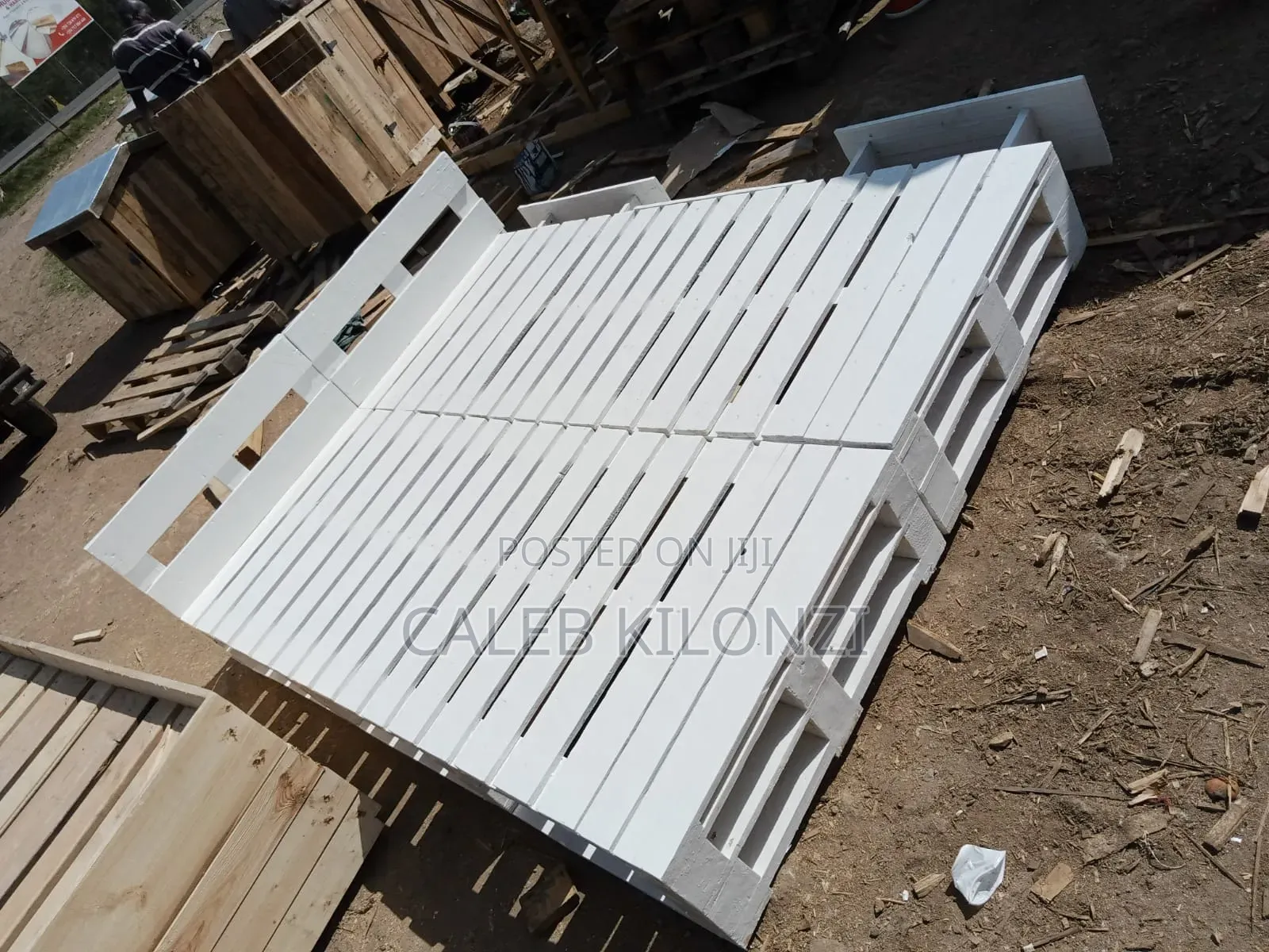 5*6 White Pallet Bed With Drawers