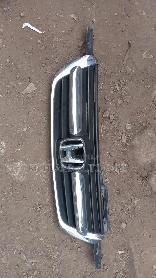Front Grille Honda CR-V 2005 - thumbnail 2