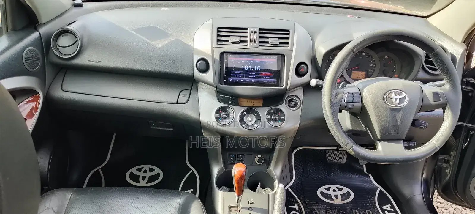Toyota Vanguard 2011 Black