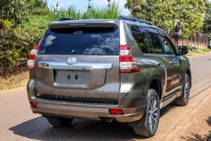 Toyota Land Cruiser Prado 2015 Gray