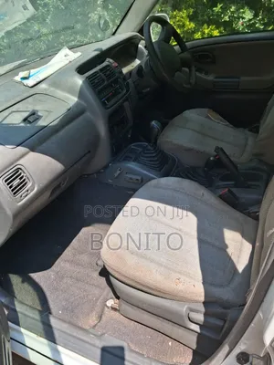 Suzuki Escudo 2000 Gray