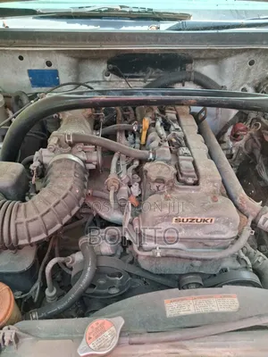 Suzuki Escudo 2000 Gray