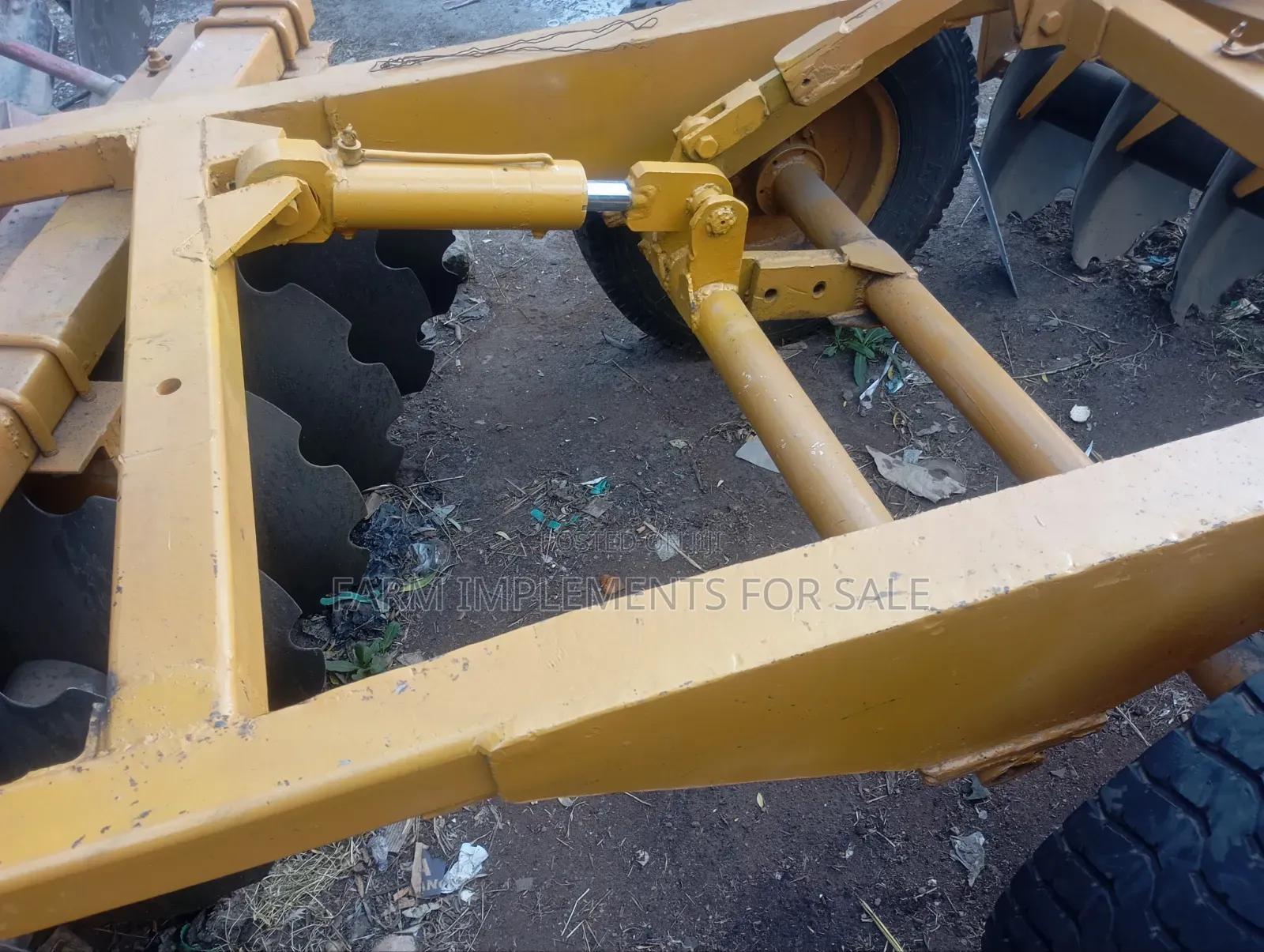 Hydraulic Harrow (18 Discs)