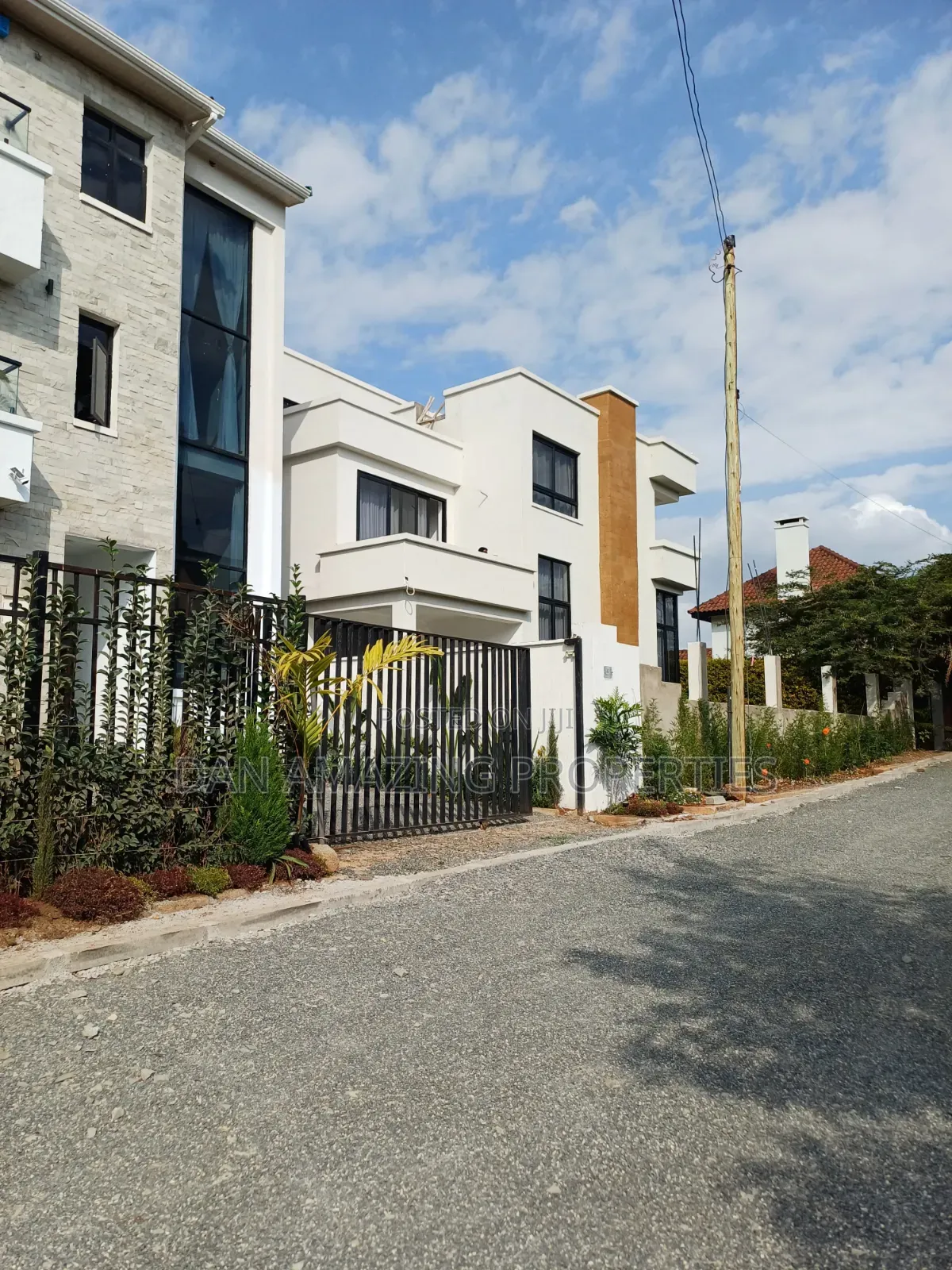 4bdrm Maisonette in Kerarapon for sale