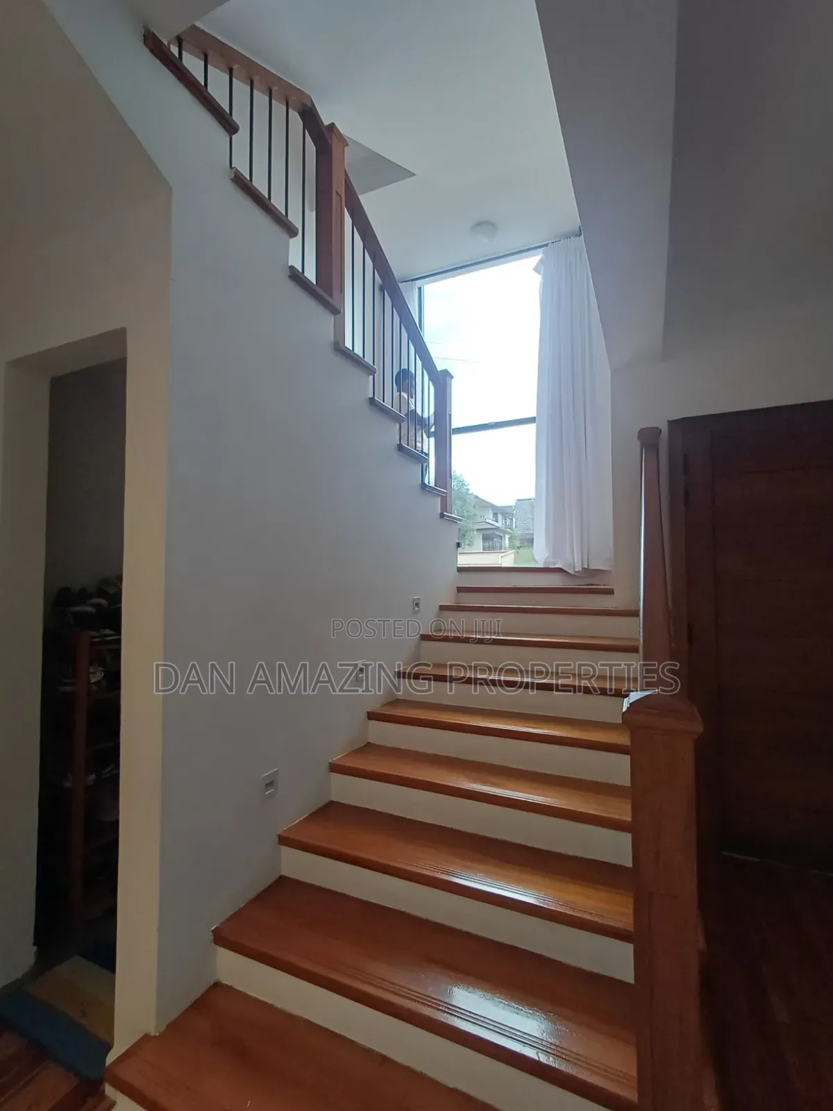4bdrm Maisonette in Kerarapon for sale