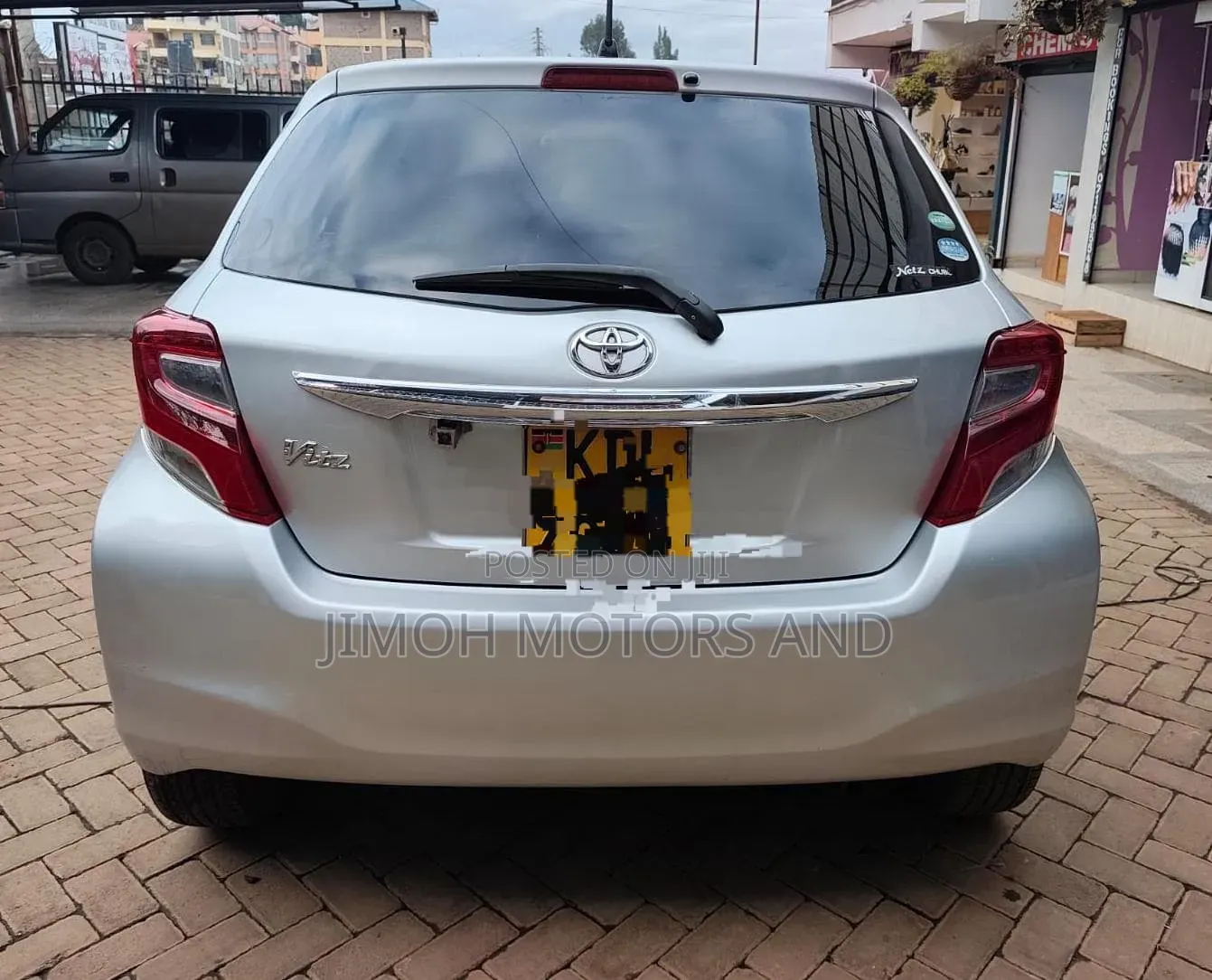 Toyota Vitz 2016 Silver